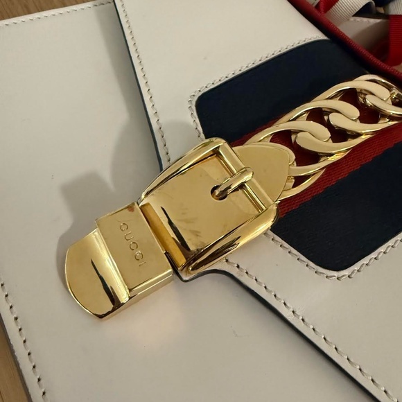 Gucci Handbag - Picture 3 of 6